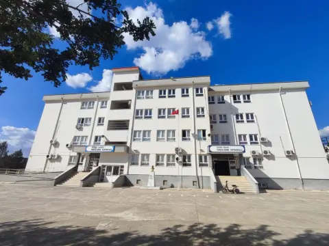 Yunus Emre Ortaokulu - OKUL FOTOLARI